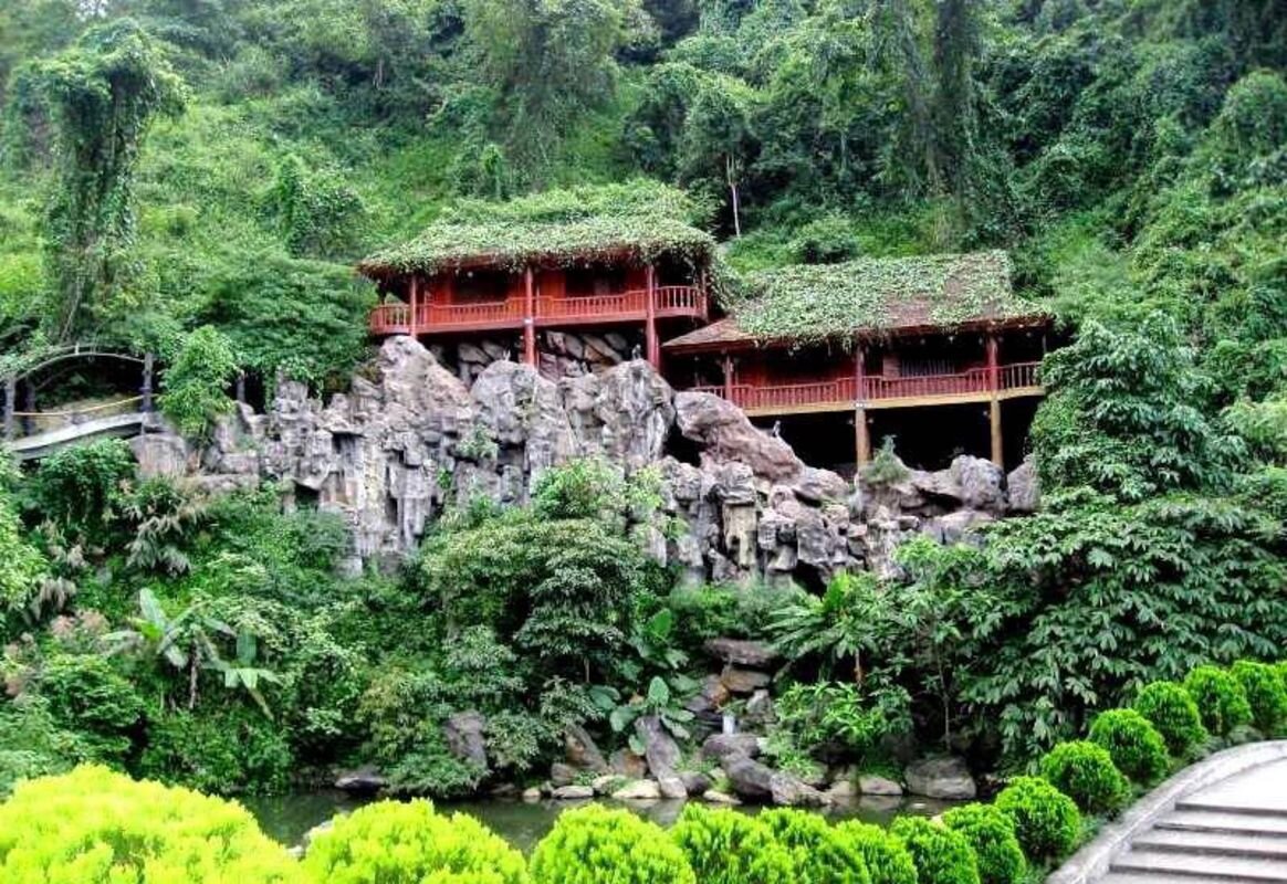 Photograph the vibrant allure of Hanoi’s natural landscapes