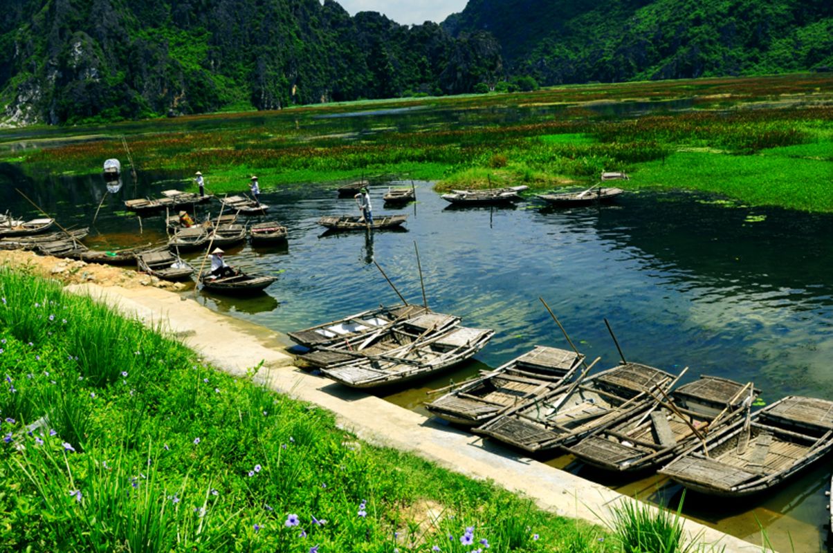 Capture the breathtaking beauty of Ninh Binh’s karst gem