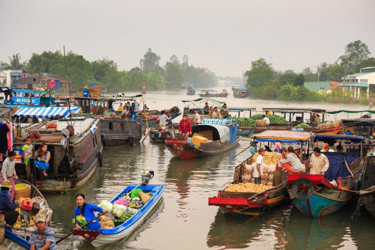 Capture the vibrant essence of Tien Giang’s waterworld