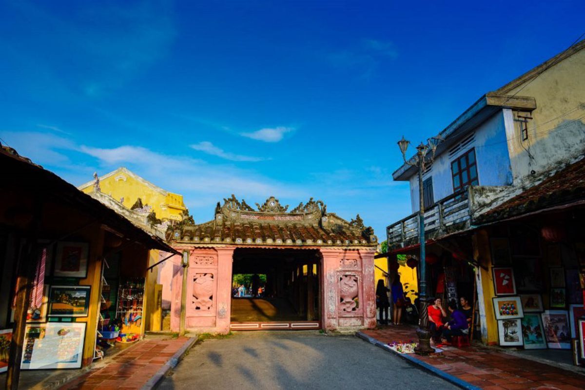 How was the Pagoda Bridge built?