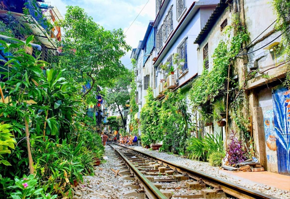 Photograph the lively allure of Hanoi’s iconic spot