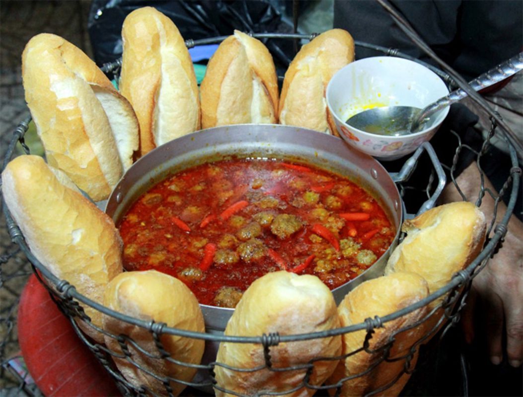 Bread with meatballs soup (Bánh mì xíu mại) - Seize the vibrant spirit of Da Lat Travel