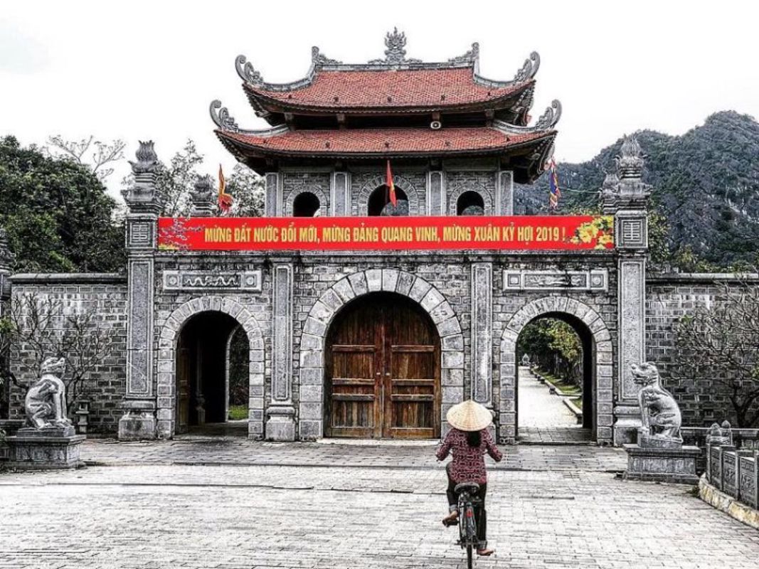 Experience Ninh Binh Tours with sustainable adventures