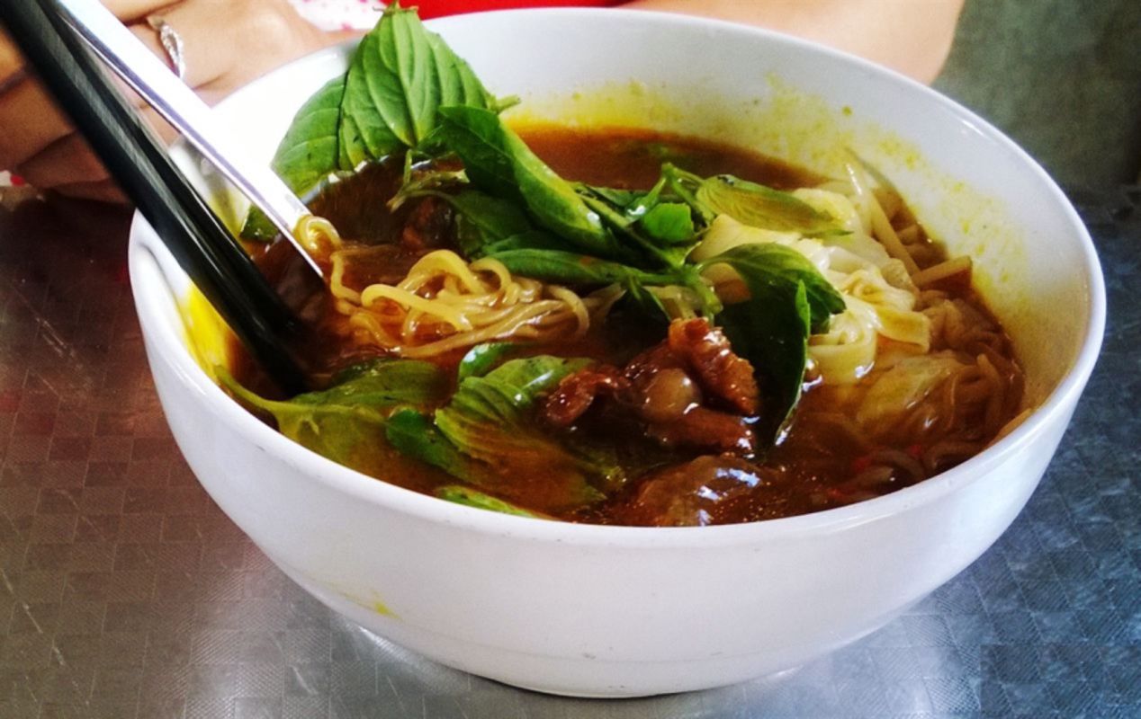 Learn Ca Mau’s culinary heritage with expert insights
