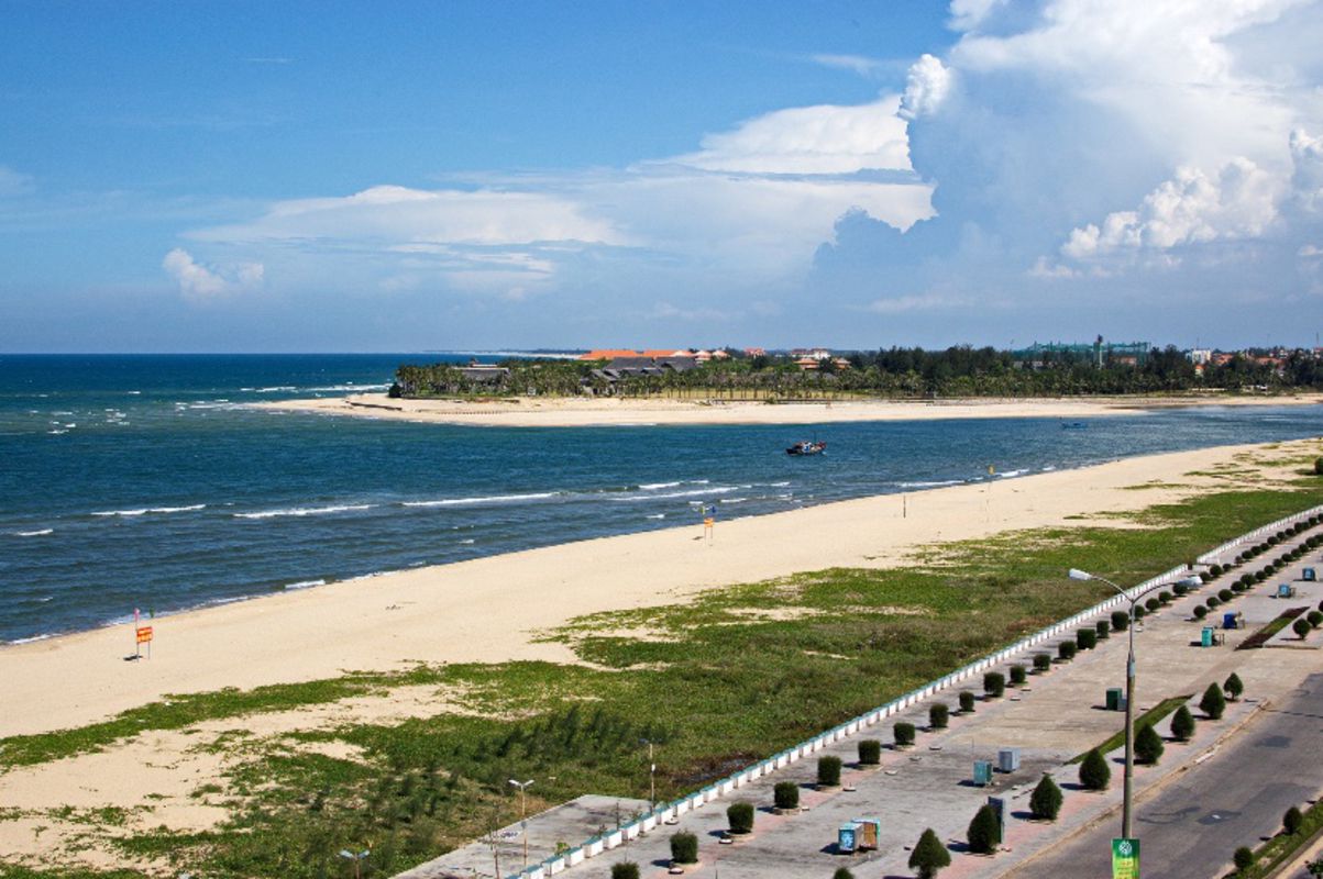 Start your Quang Binh Travel with serene vistas