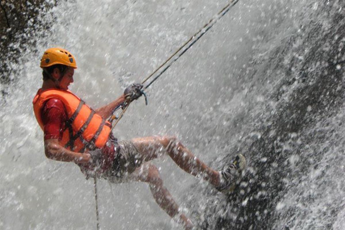 Capture the exhilarating energy of Da Lat’s adventure gem