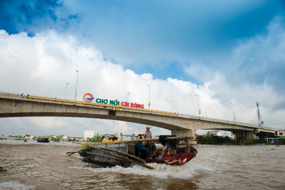 Capture the vibrant essence of Can Tho’s riverine gem
