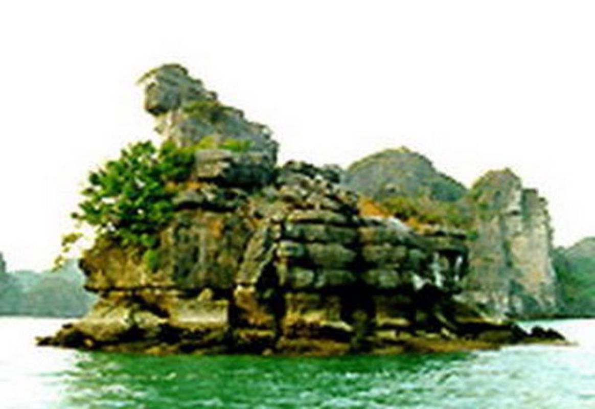 Start your Quang Ninh Travel with tranquil vistas