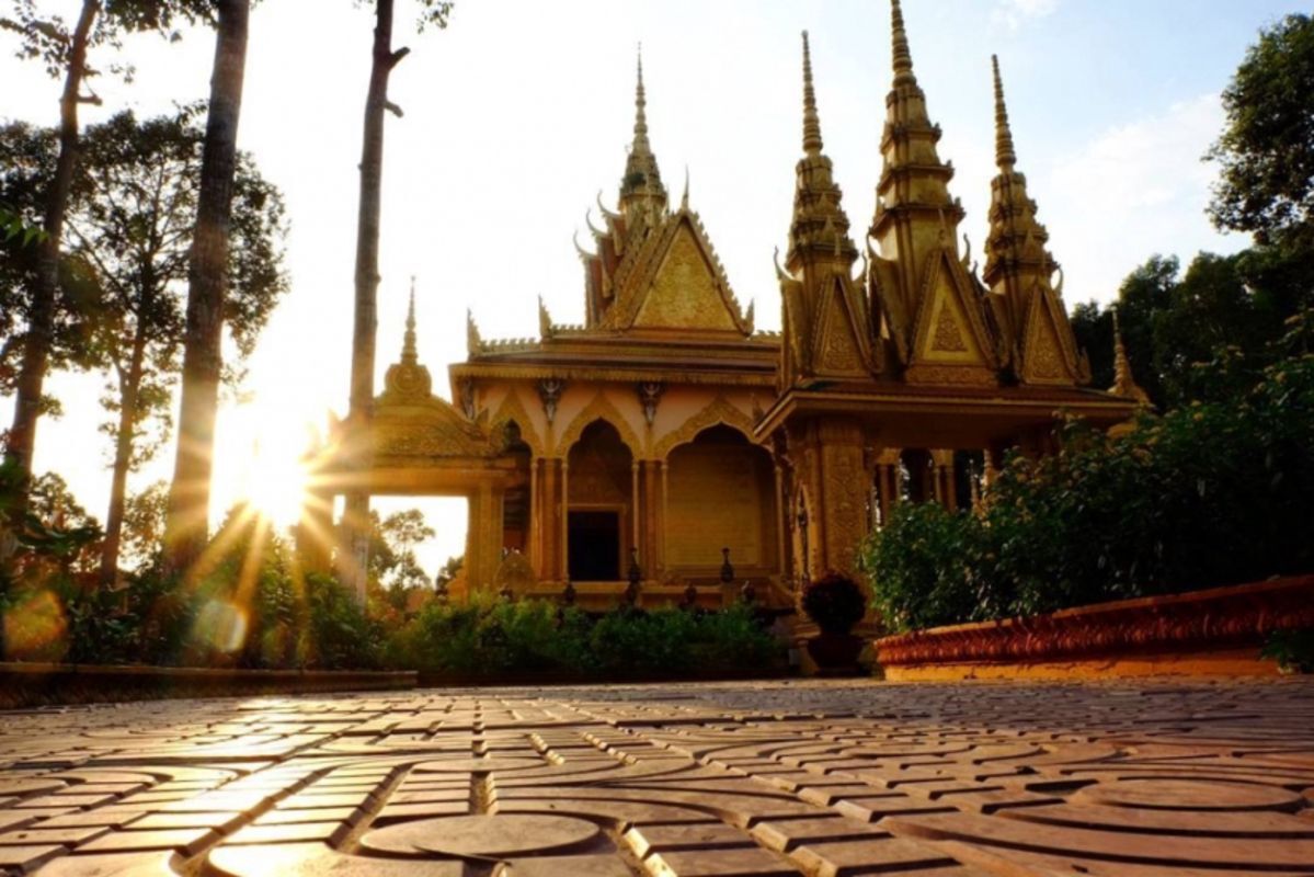 Vam Ray Pagoda - Seize the vibrant spirit of Tra Vinh Travel