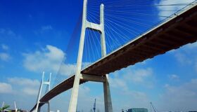 Savor Ho Chi Minh City’s modern bridge on a scenic tour