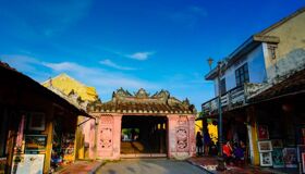 Explore how the Pagoda Bridge was built with local stone