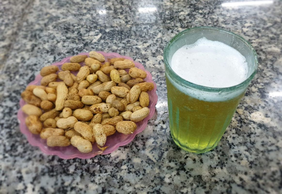 Bia Hoi Ha Noi (Hanoi's Fresh Beer)