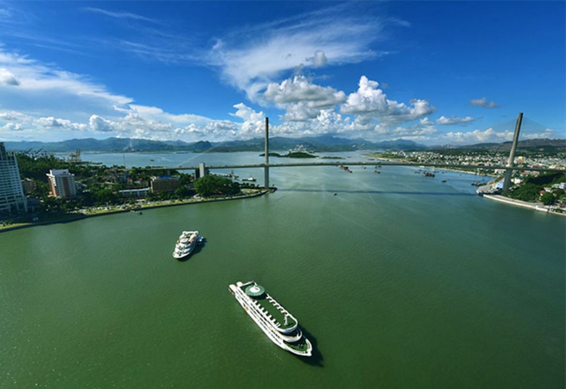 Halong Bay Cruise overnight on Boat