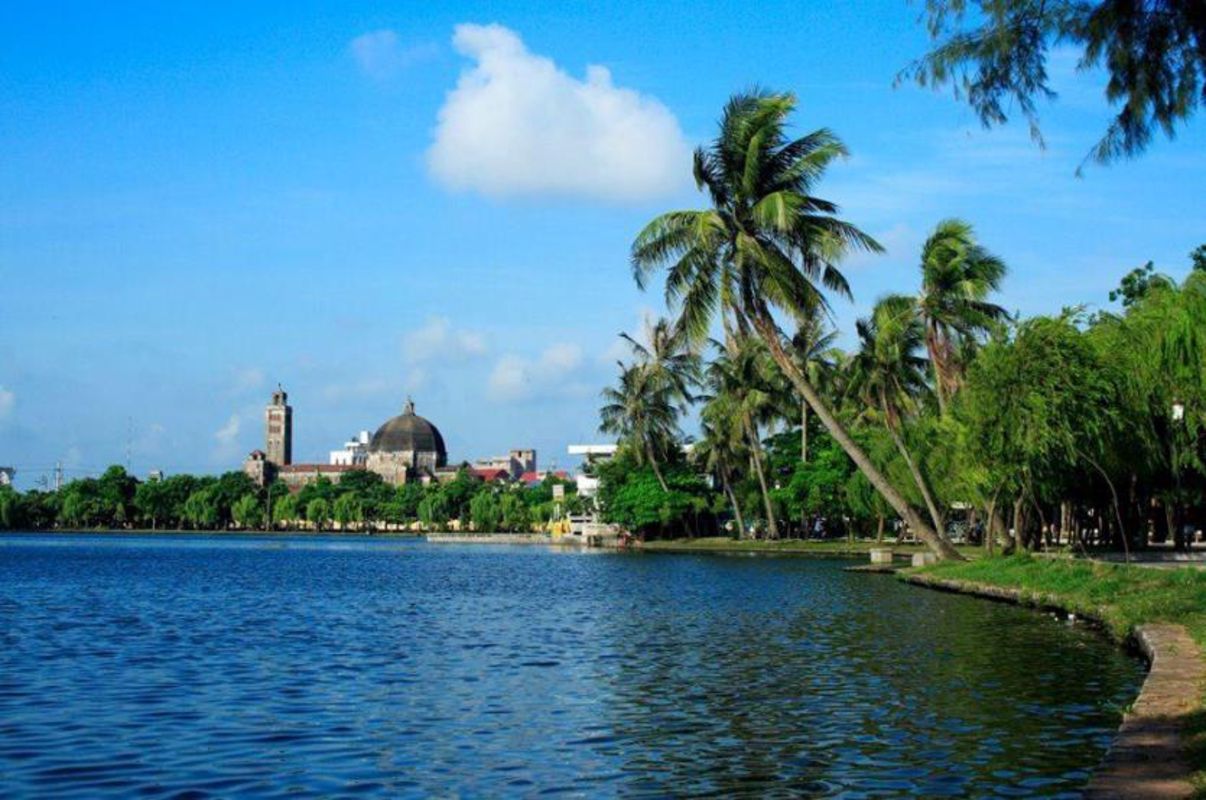 Experience Ninh Binh Tours with sustainable adventures