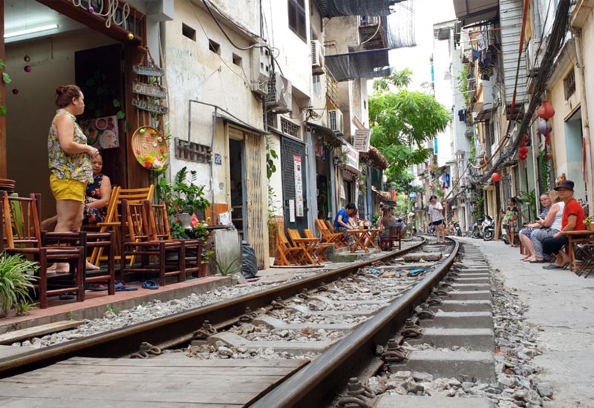 Start your Hanoi Travel with lively street vibes