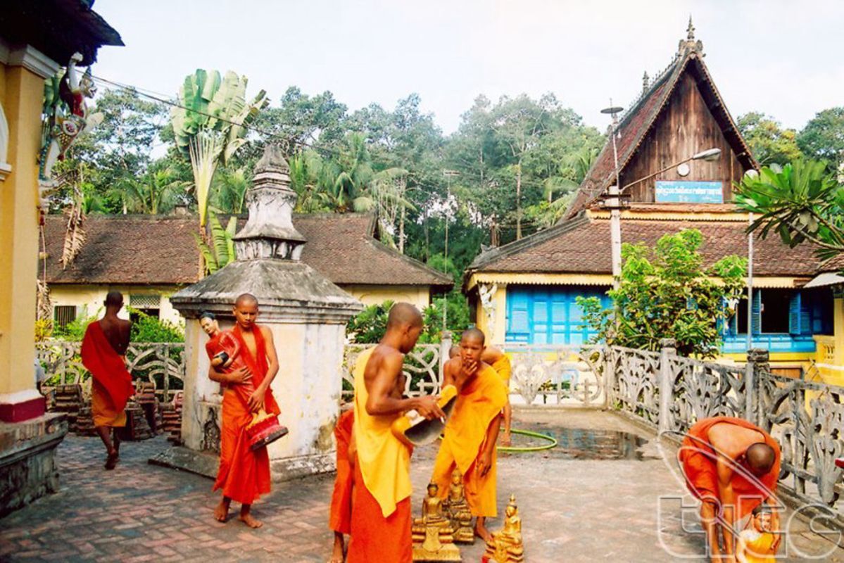 Hang Pagoda