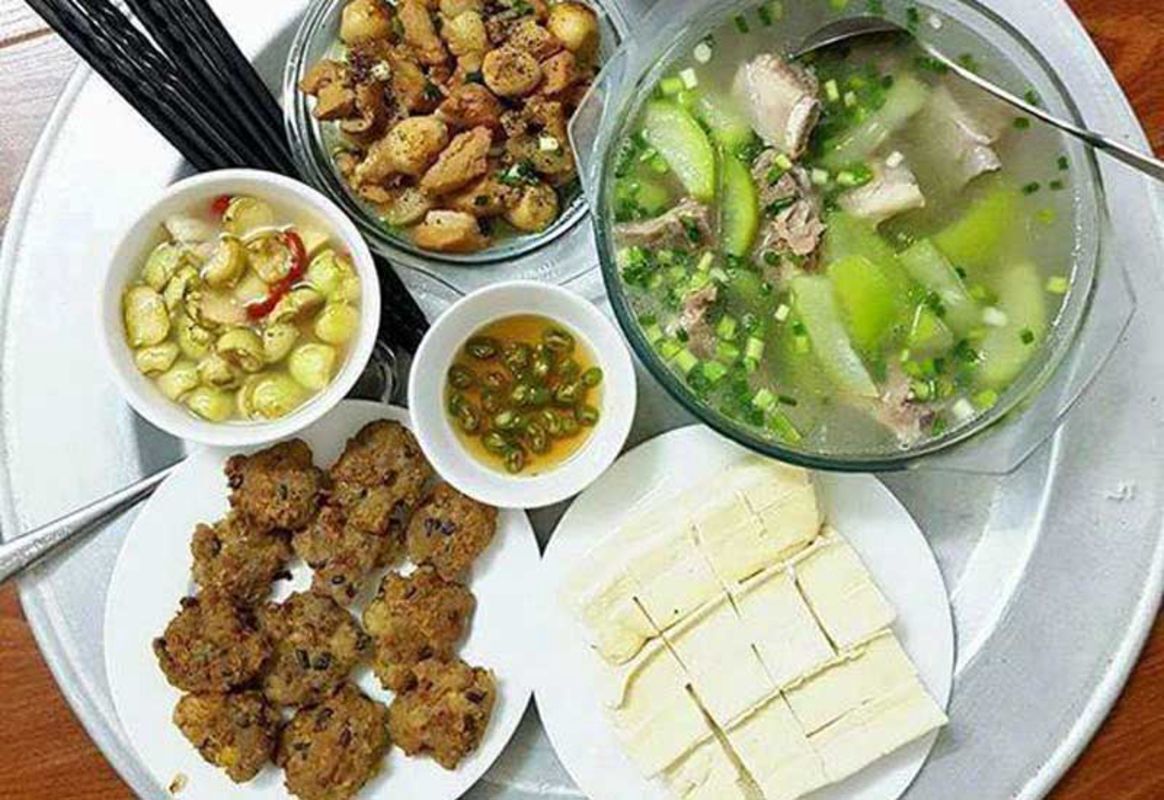 Experience Vietnam’s communal dining tradition in Hue