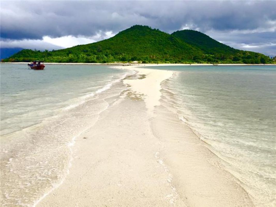 Start your Khanh Hoa Travel with serene vistas