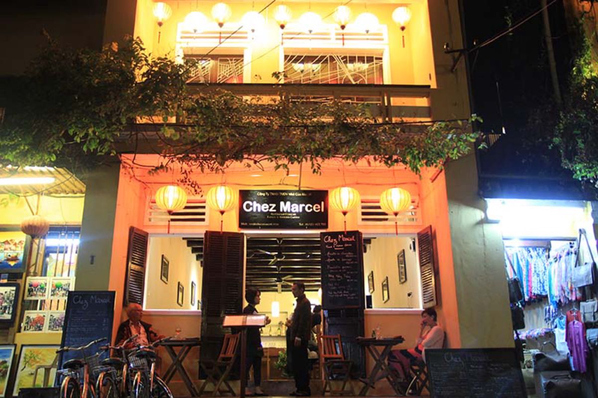Photograph the historic allure of Hoi An’s evenings