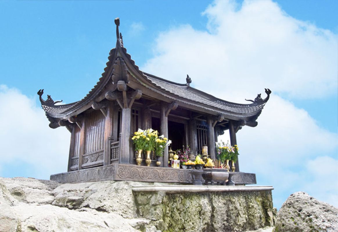 Yen Tu - Land of Buddhism