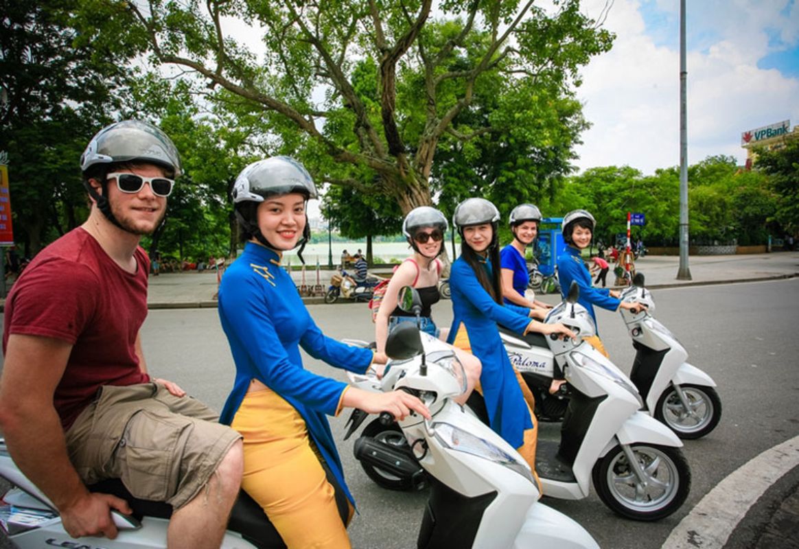 Motorcycle Taxis (Xe Om)