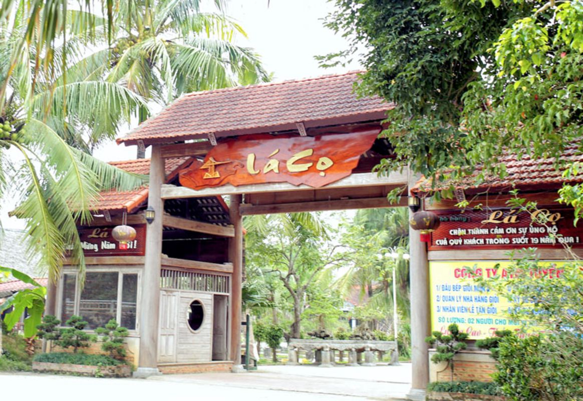 Capture the savory essence of Hanoi’s culinary landmark