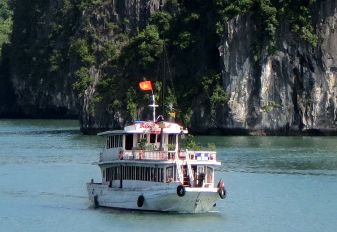 Experience Halong Bay Tours with sustainable adventures