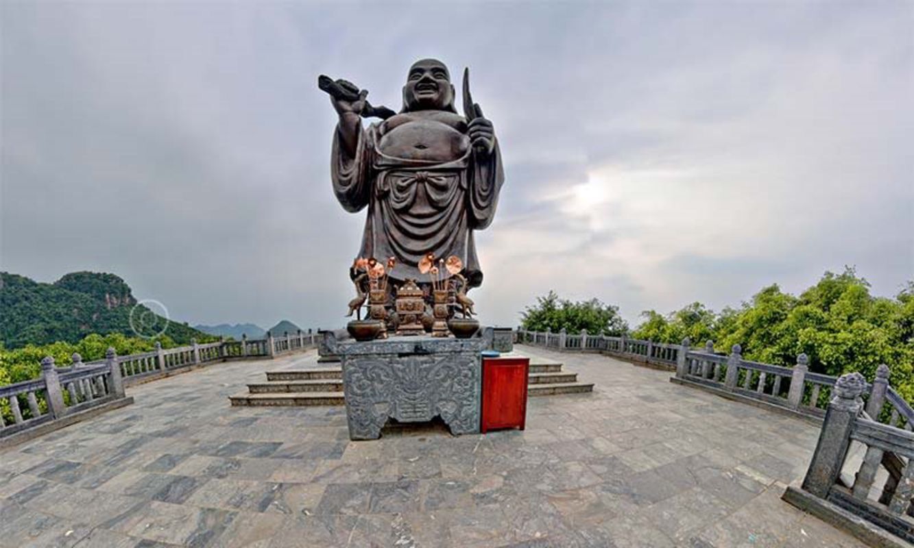 Capture the grandeur of Ninh Binh’s spiritual gem