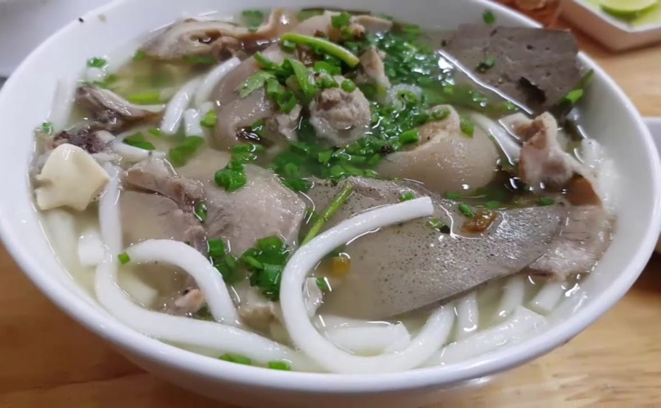 Photograph the vibrant allure of Tra Vinh’s cuisine