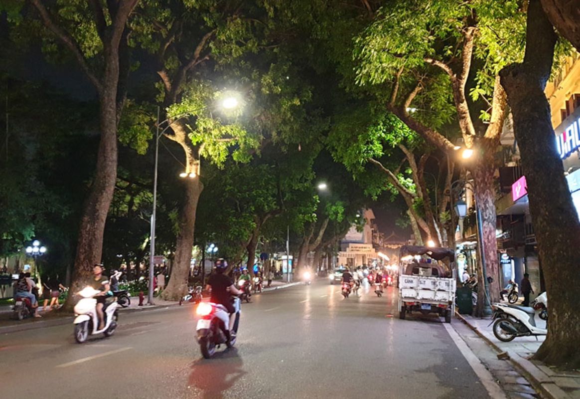 Photograph the cultural allure of Hanoi’s streets