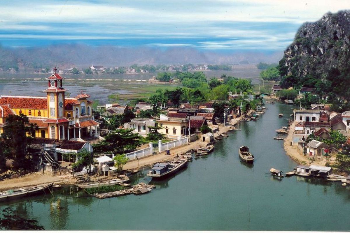 Experience Ninh Binh Tours with sustainable adventures