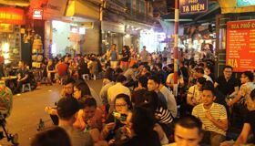 Capture the lively essence of Hanoi’s culinary gem