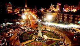 Capture the lively essence of Da Lat’s nightlife gem
