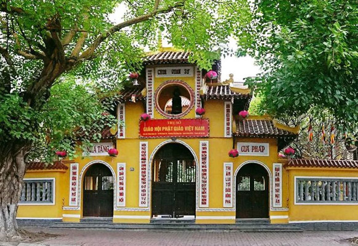 Experience Hanoi Tours with sustainable adventures