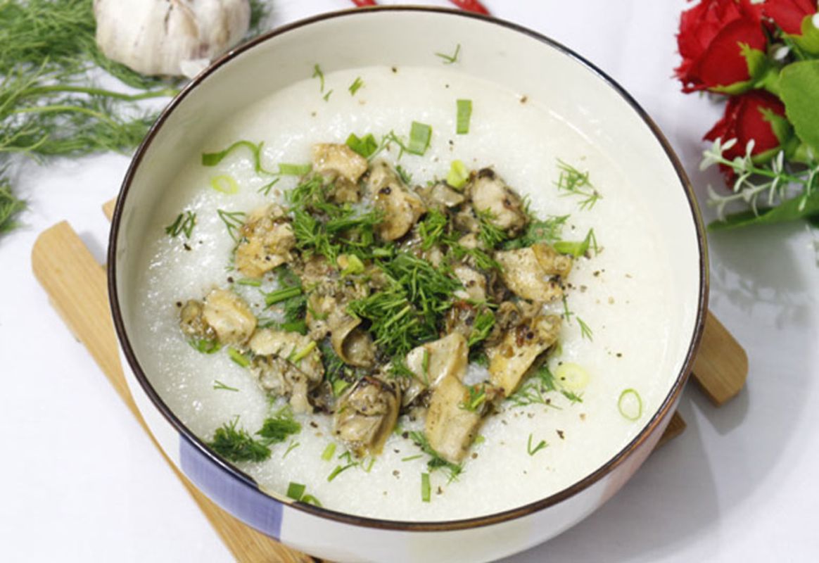 Photograph the vibrant allure of Hanoi’s street food