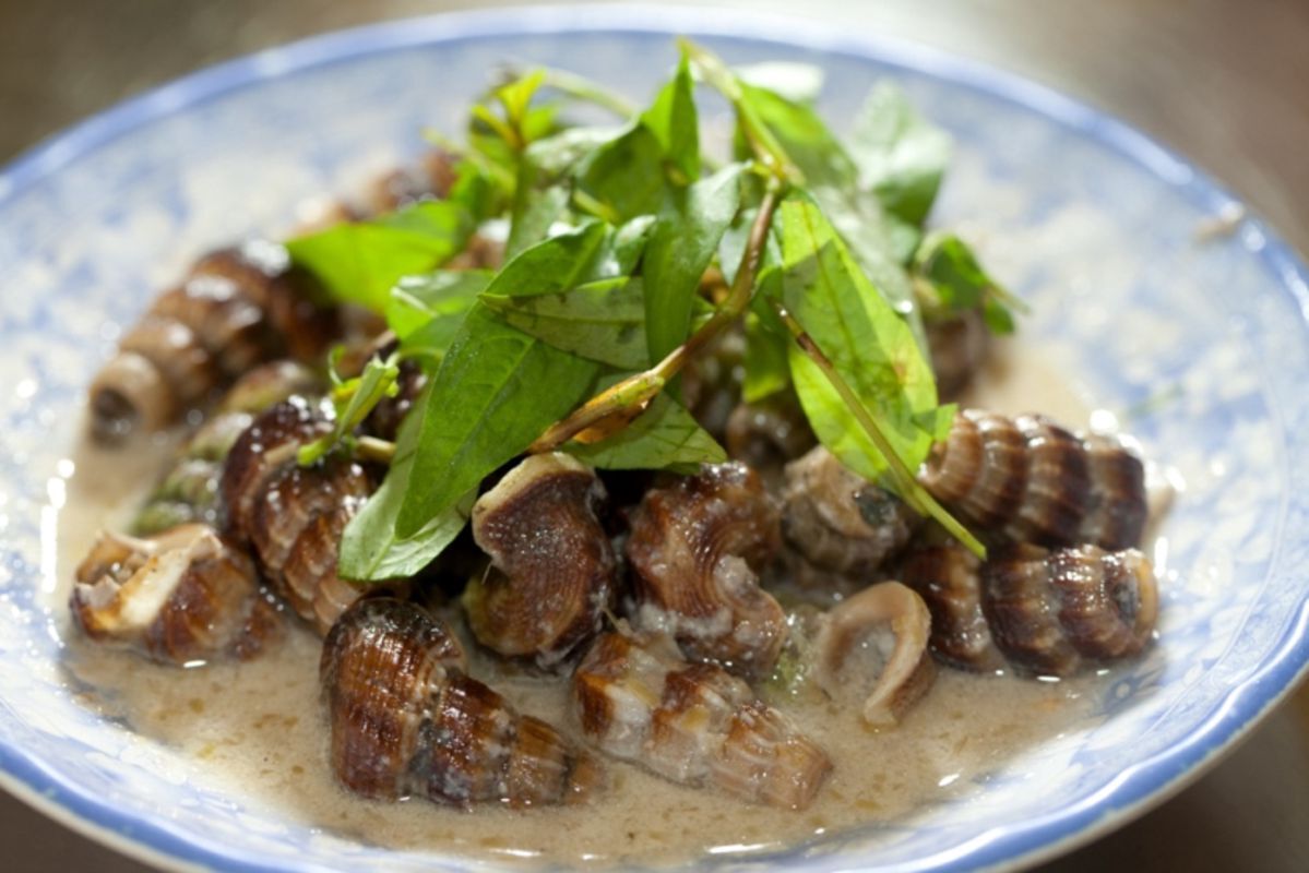 Photograph the vibrant allure of Can Tho’s cuisine