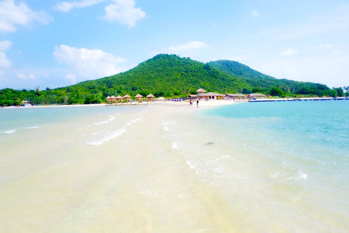 Capture the pristine beauty of Khanh Hoa’s coastal gem