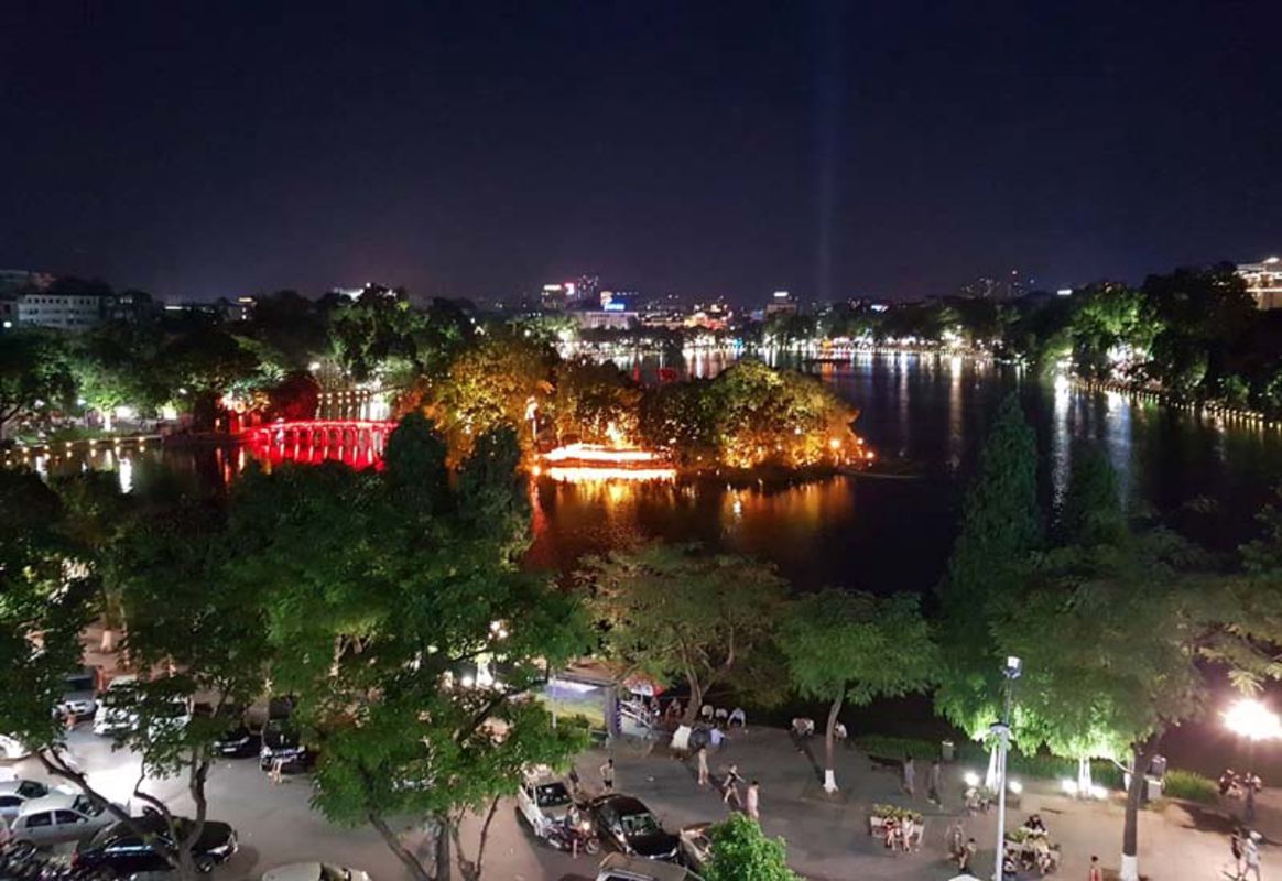Visit the Most Beautiful Place in the Hoan Kiem Lake
