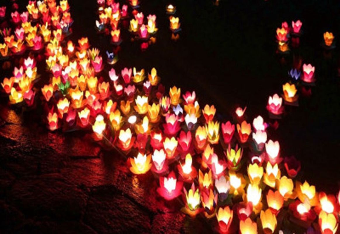 Capture the tranquil charm of Vu Lan’s lantern releases