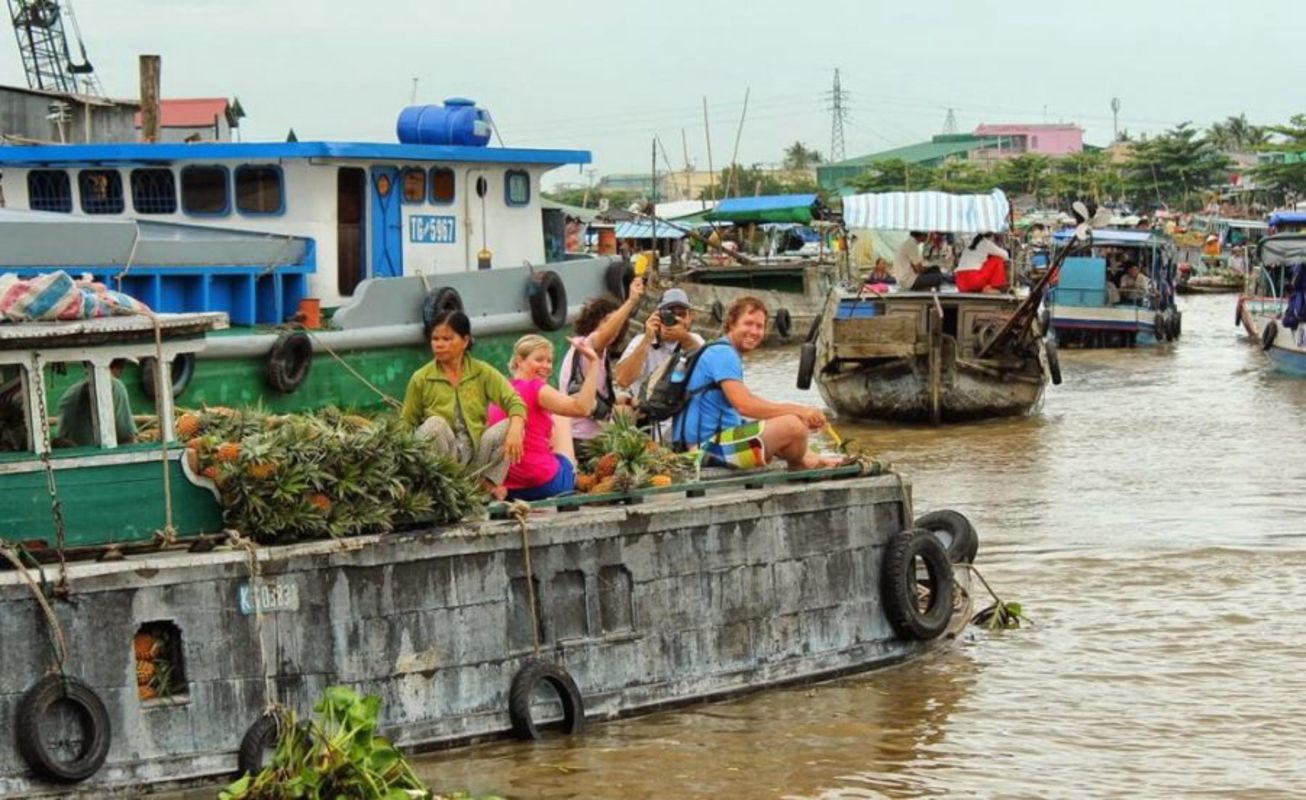Photograph the vibrant allure of Vinh Long’s markets