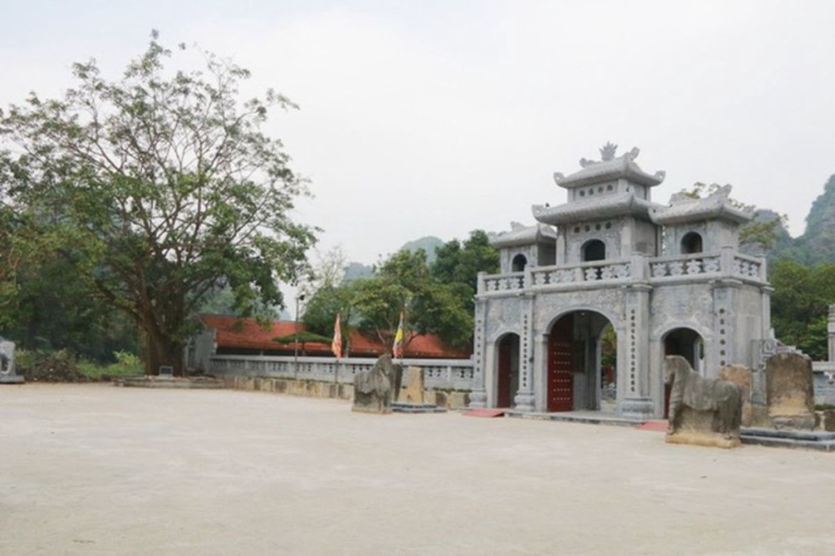 Experience Ninh Binh Tours with sustainable adventures