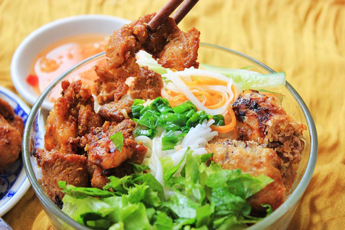 Photograph the vibrant allure of Ca Mau’s food scene