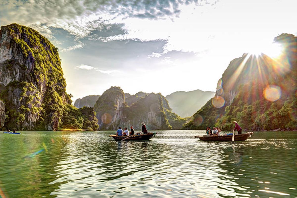Photograph the tranquil allure of Halong Bay’s natural wonders