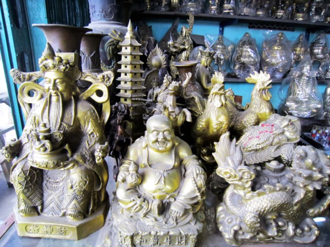 Capture the intricate artistry of Da Nang’s cultural gem