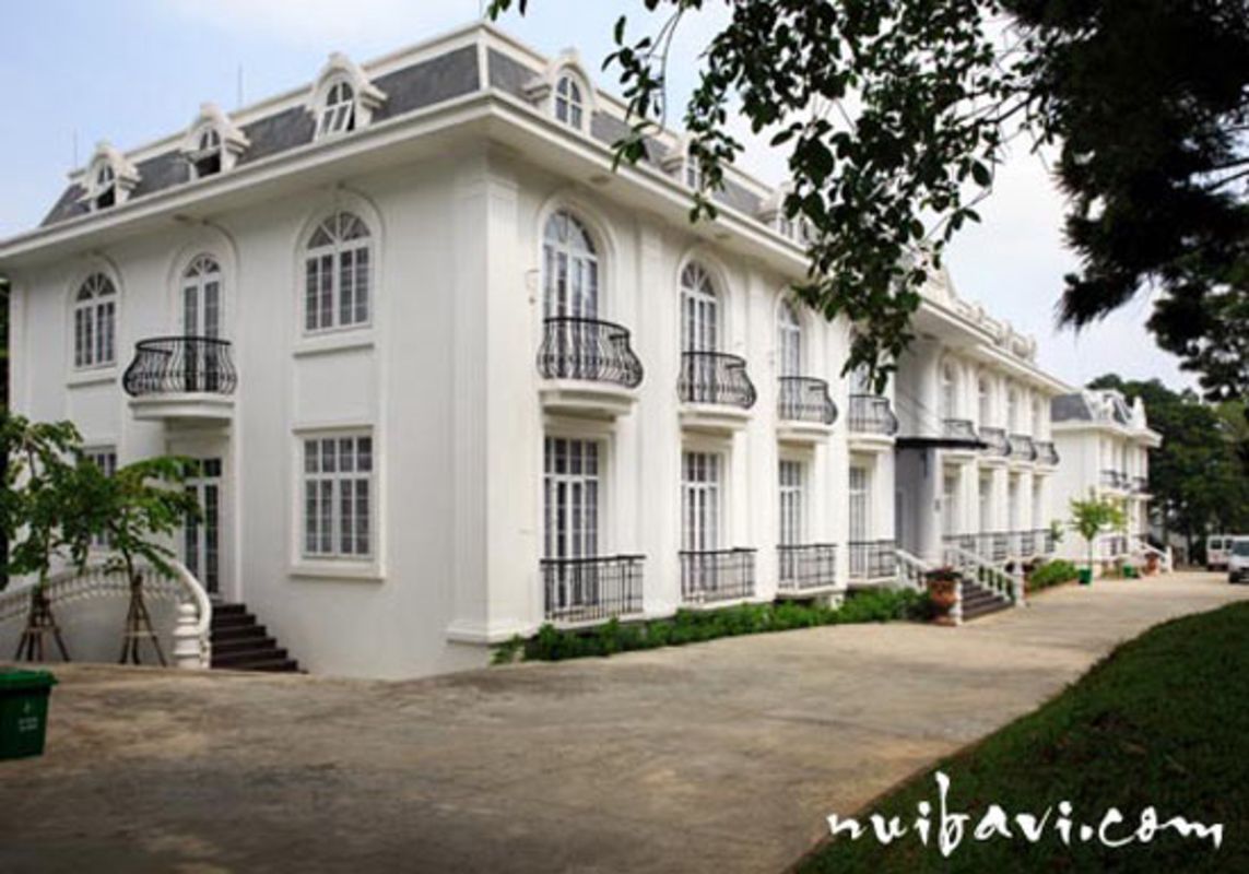 Start your Hanoi Travel with tranquil vistas