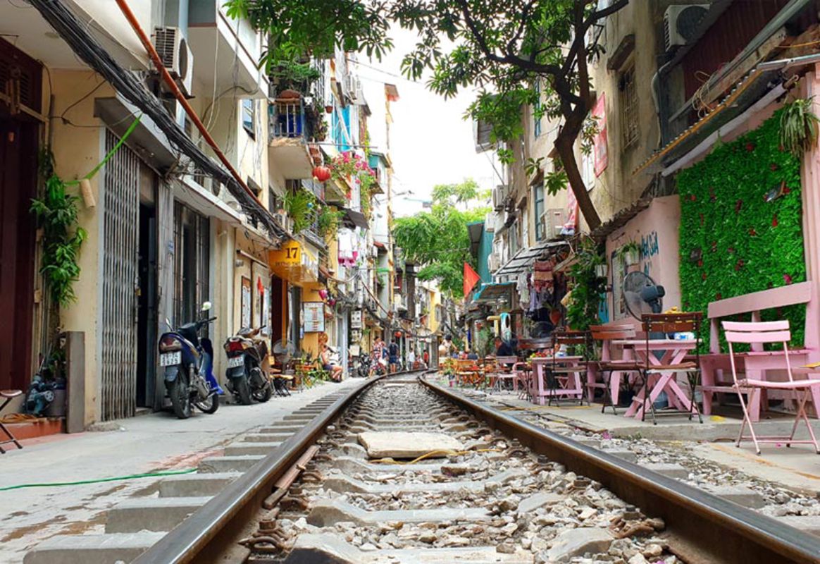 Experience Hanoi Tours with sustainable adventures