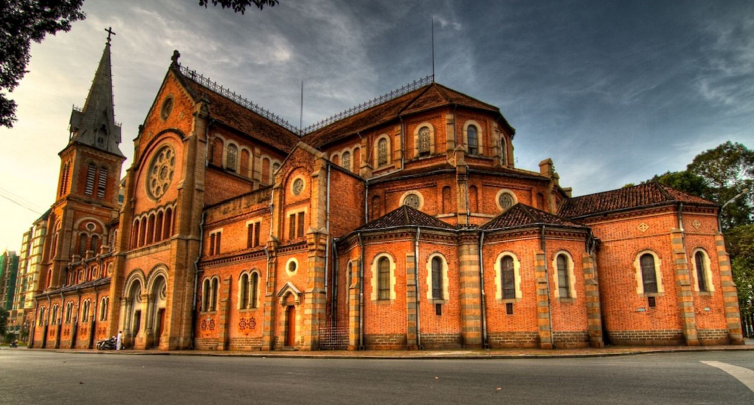 Experience Ho Chi Minh City Tours with sustainable exploration