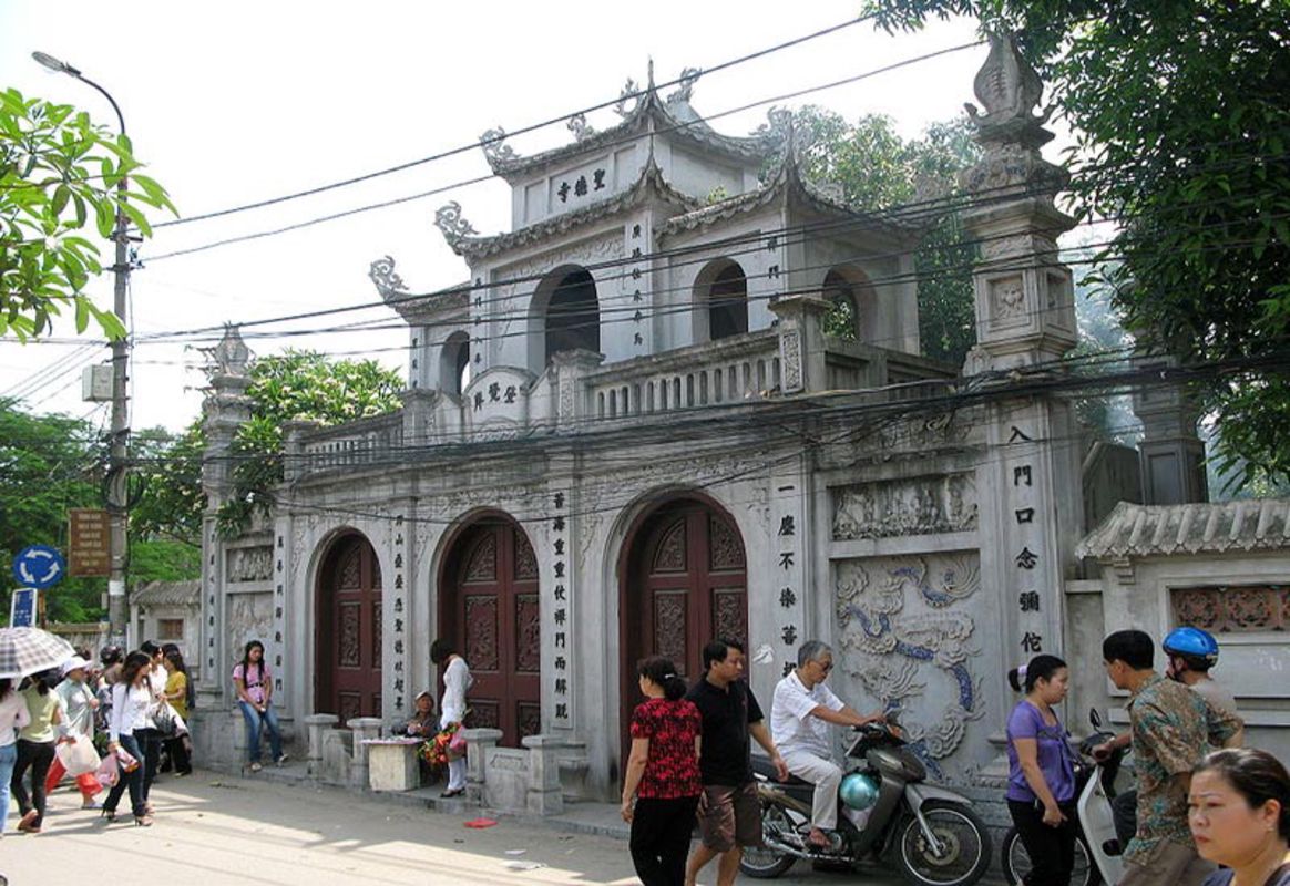 Capture the timeless beauty of Hanoi’s spiritual gem