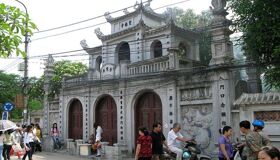 Capture the timeless beauty of Hanoi’s spiritual gem