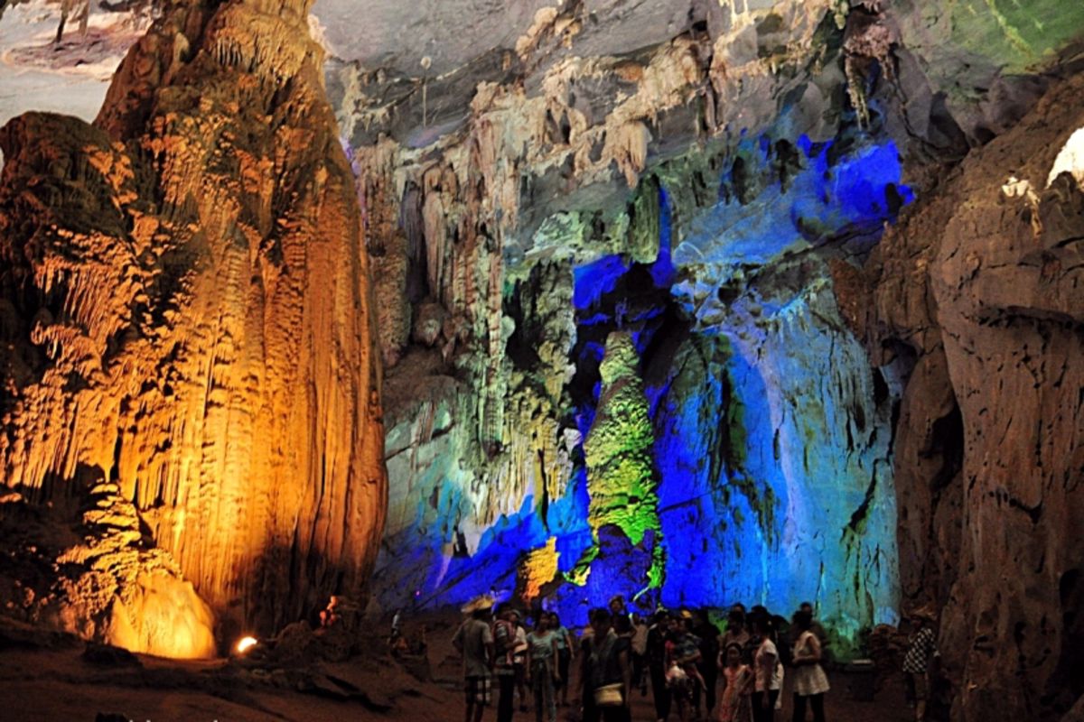 Tien Son Cave - Learn Quang Binh’s natural legacy with expert insights